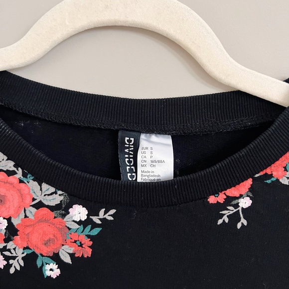 H&M Floral Crewneck - Picture 4 of 4